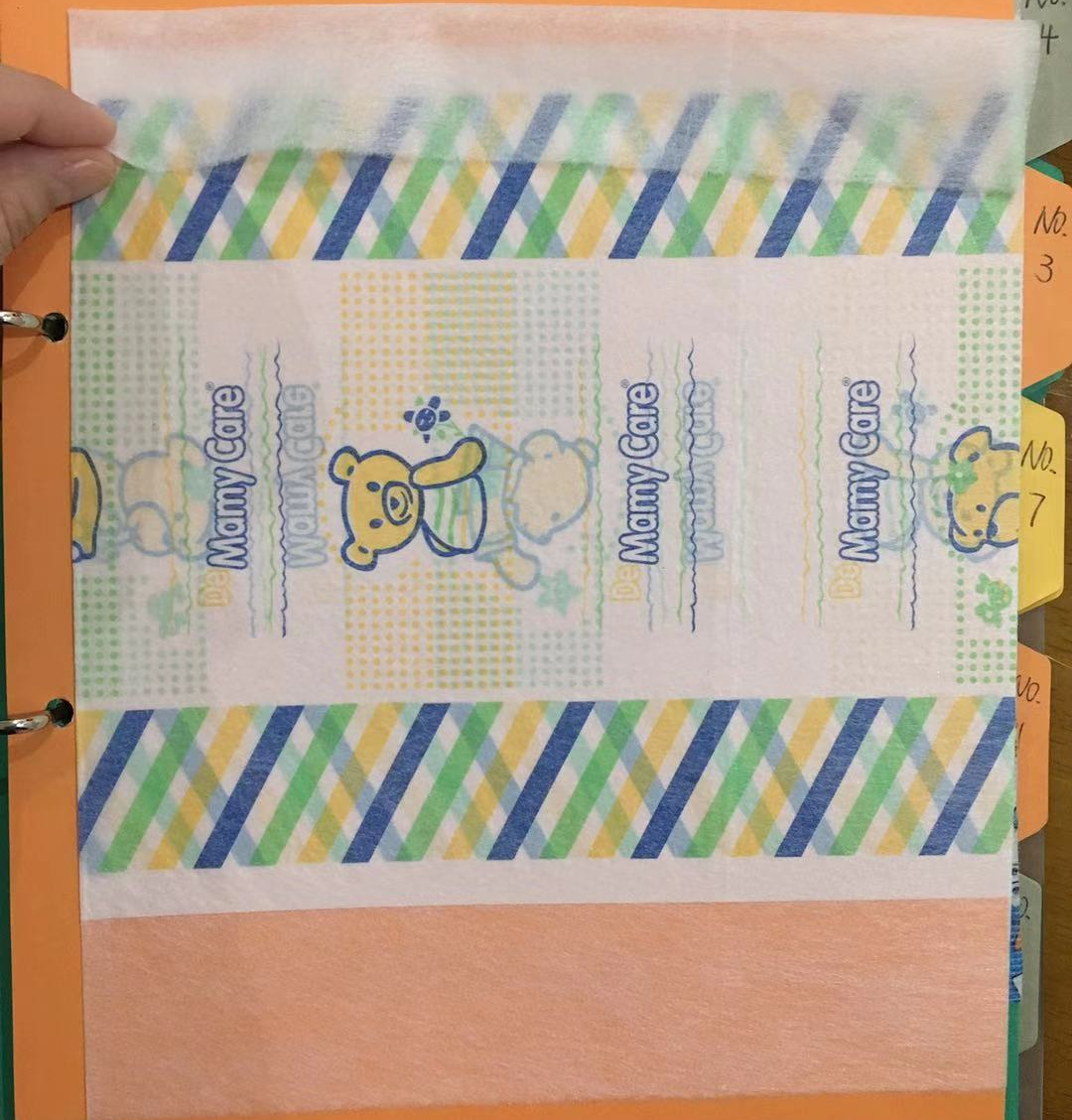 ผ้าอ้อมเด็กทารกการพิมพ์วัตถุดิบแผ่นหลังสีฟิล์ม PE สำหรับผลิตภัณฑ์สุขอนามัยจากผู้ผลิตในจีน