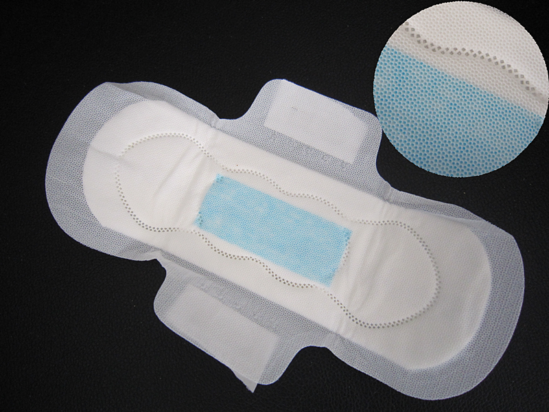 ฟิล์มพรุน PE นุ่มคุณภาพสูงสำหรับวัตถุดิบผ้าอนามัย / แผ่นรอง / กางเกงใน