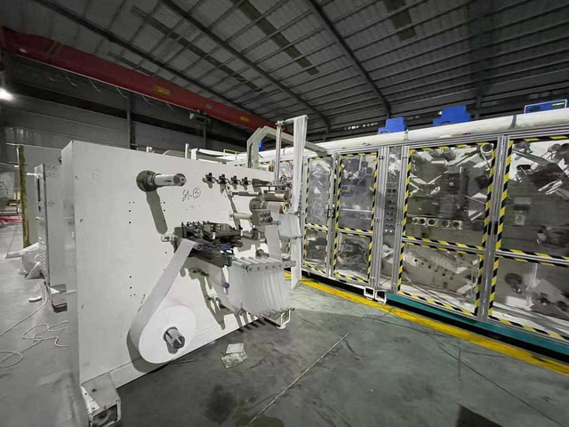 สายการผลิตผ้าอ้อมเด็กคุณภาพสูงใช้เครื่องผ้าอ้อมเด็ก