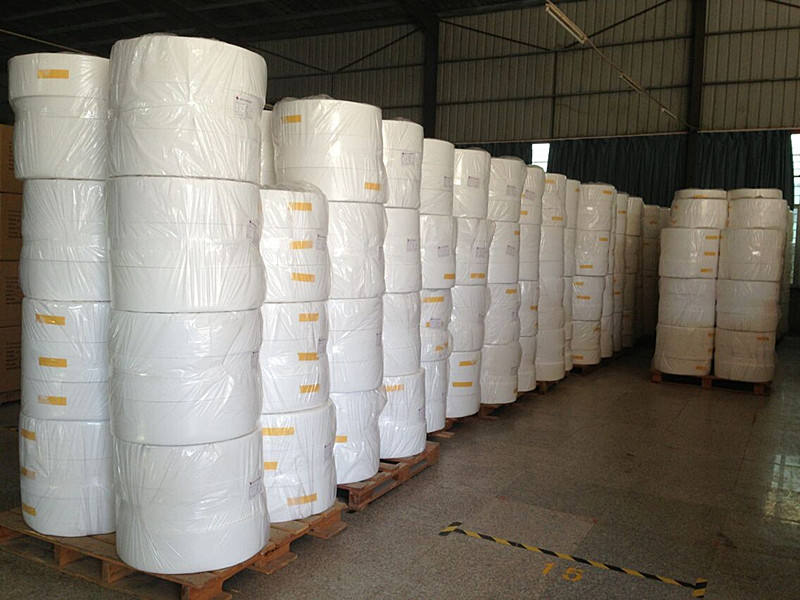 ฟิล์มพรุน PE นุ่มคุณภาพสูงสำหรับวัตถุดิบผ้าอนามัย / แผ่นรอง / กางเกงใน