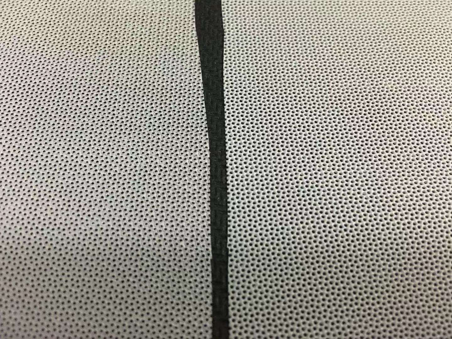 ฟิล์มพรุน PE นุ่มคุณภาพสูงสำหรับวัตถุดิบผ้าอนามัย / แผ่นรอง / กางเกงใน